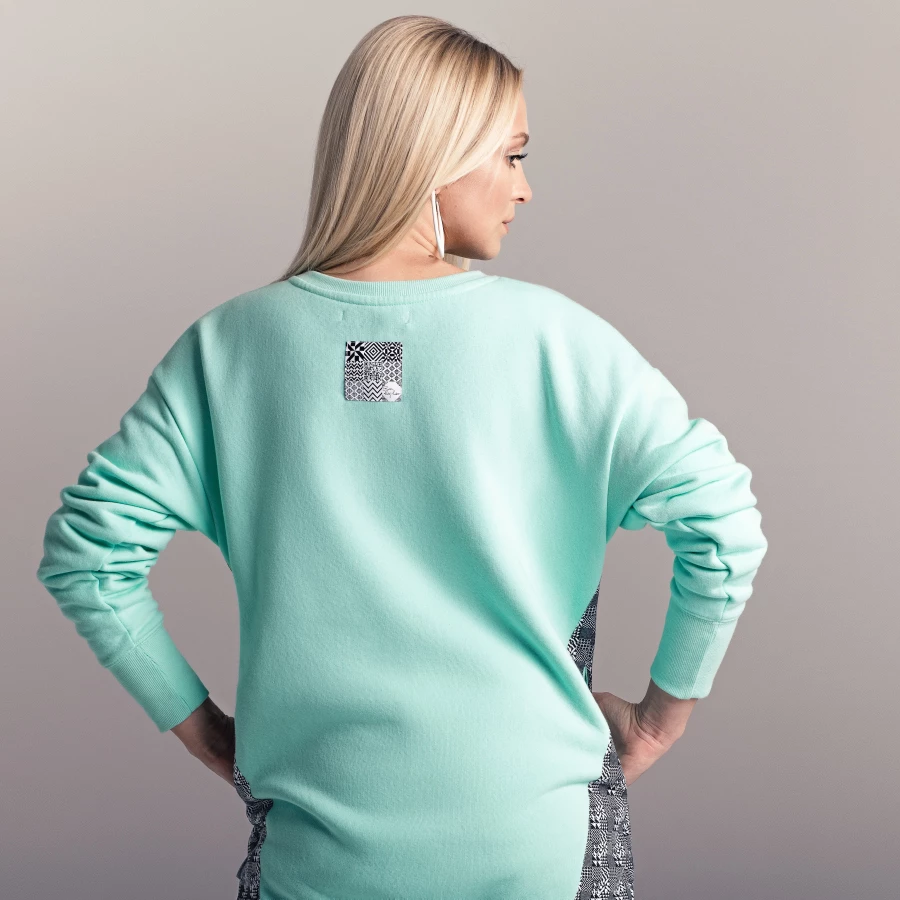 Minty Cuteness Bluza Klasyczna Oversize Damska