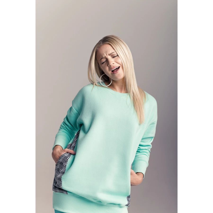 Minty Cuteness Bluza Klasyczna Oversize Damska